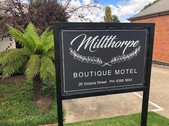 Millthorpe Motel Екстериор снимка