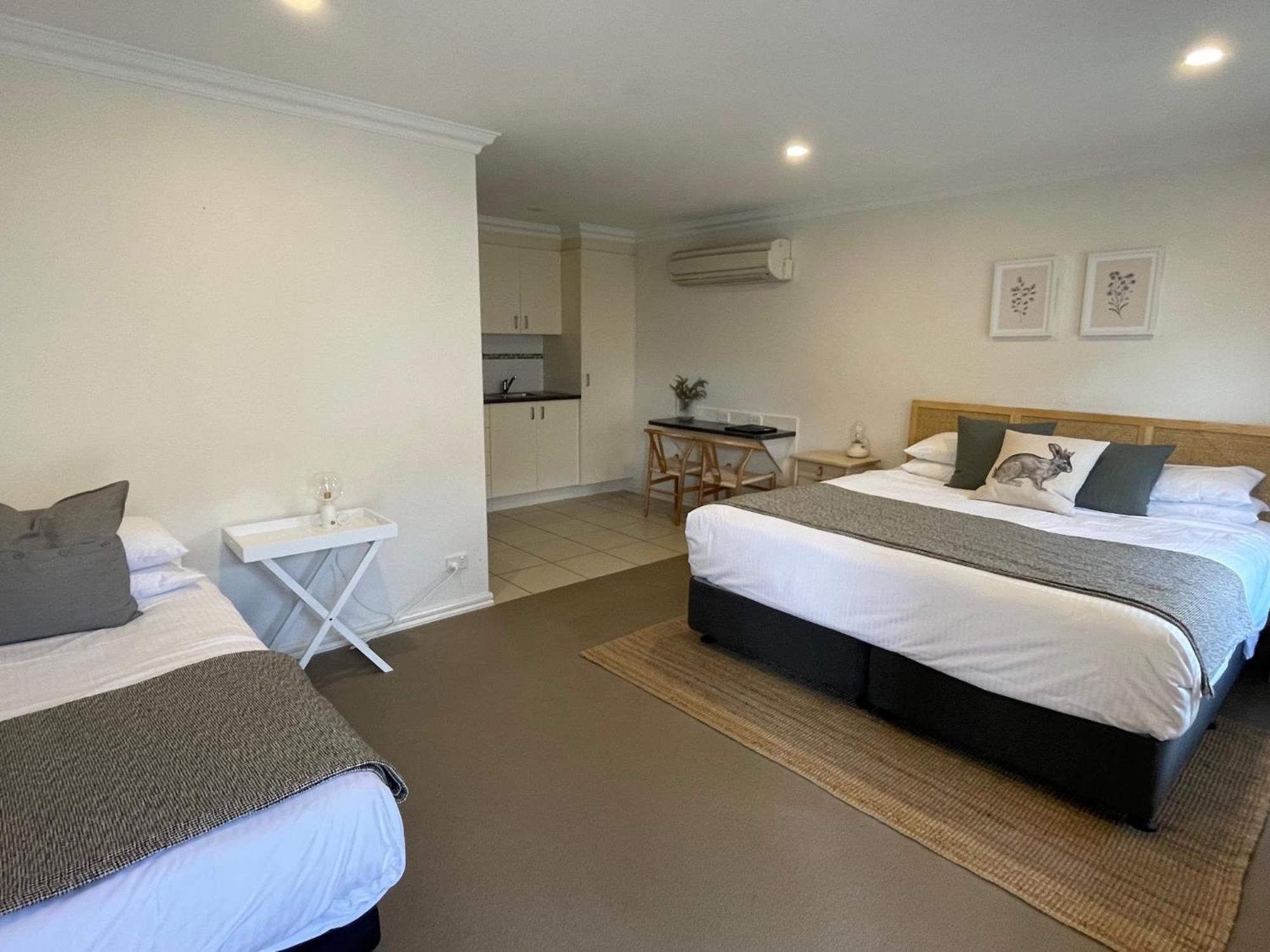 Millthorpe Motel Екстериор снимка