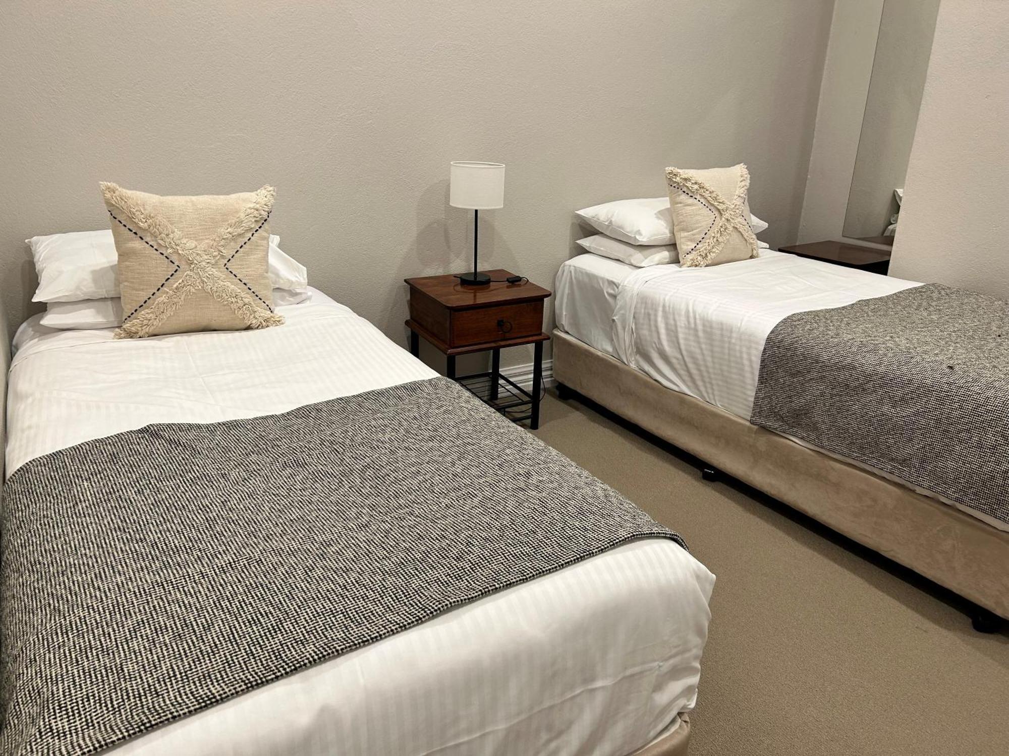 Millthorpe Motel Екстериор снимка
