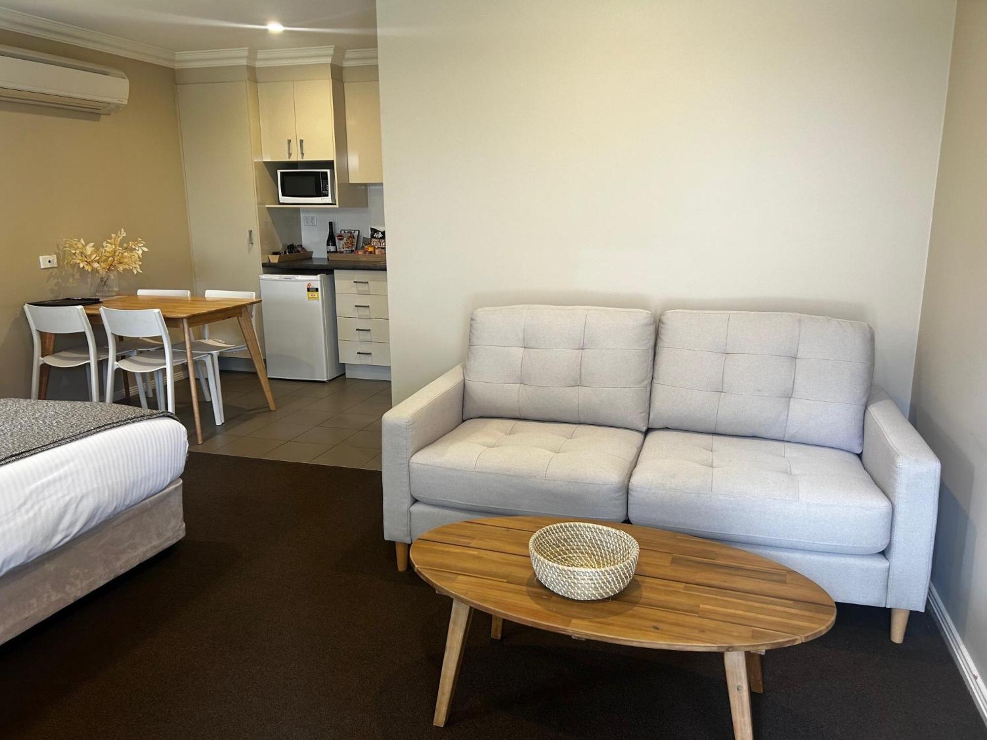 Millthorpe Motel Екстериор снимка
