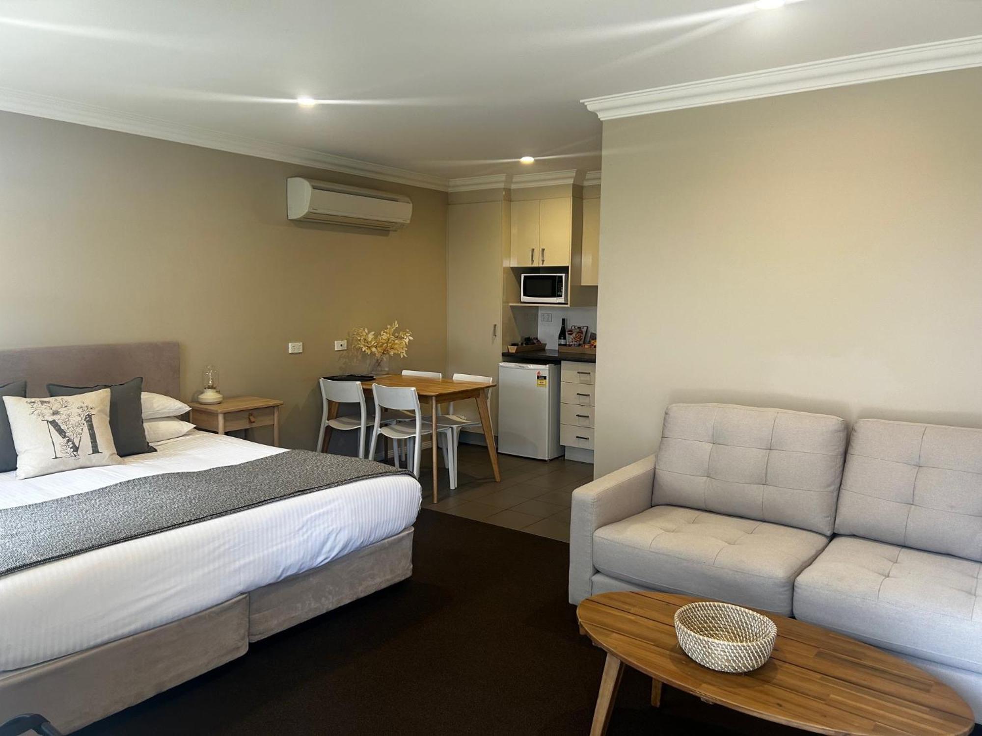 Millthorpe Motel Екстериор снимка